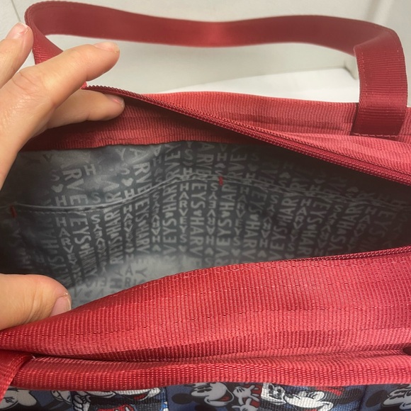 Harveys Disney Mickey Loves Minnie Classic Boyfriend Seatbelt Purse Shoulder Bag - Picture 8 of 10